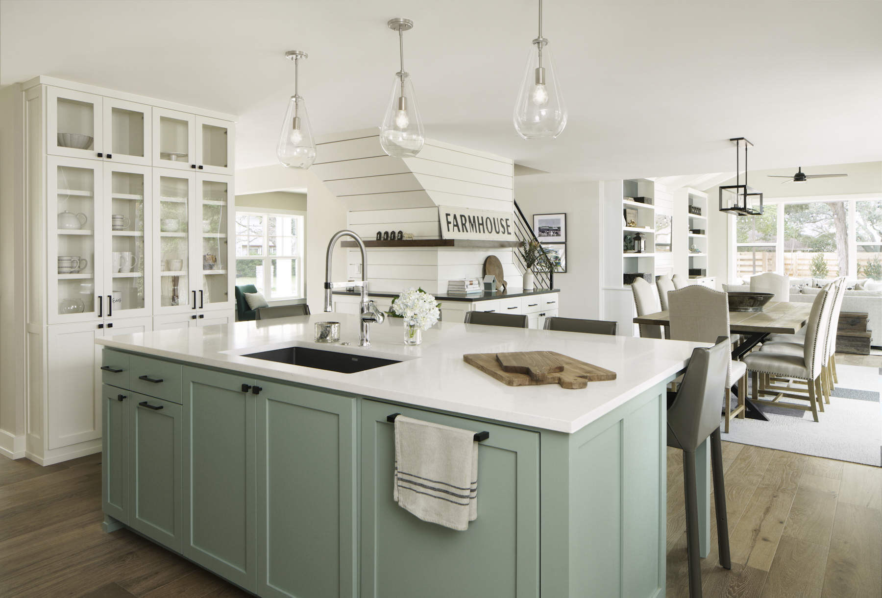 LOST CREEK FARMHOUSE